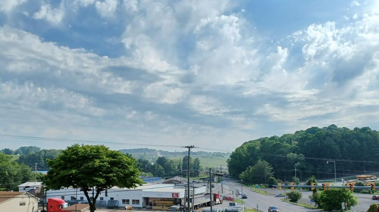 Knob Hill Motor Lodge Hillsville Exterior foto