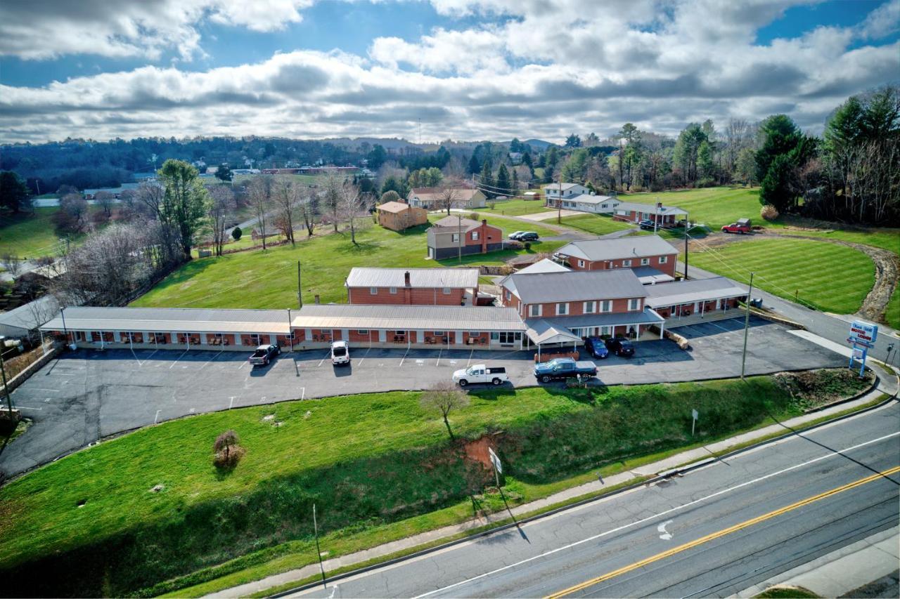 Knob Hill Motor Lodge Hillsville Exterior foto